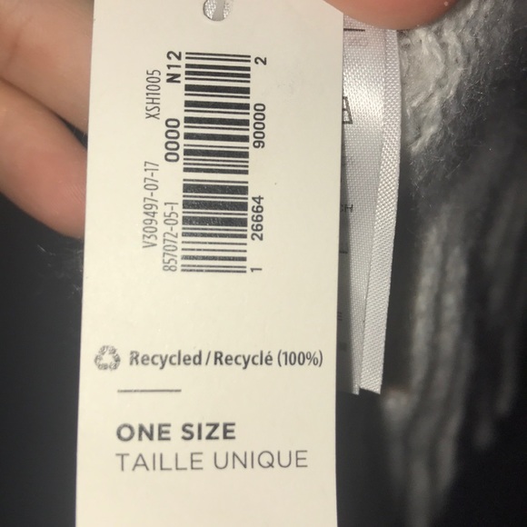 White scarf - Picture 4 of 4